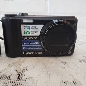 lot 54 image: Sony cyber-shot digital camera