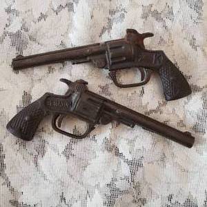 lot 118 image: Senator Cowboy Cap Guns