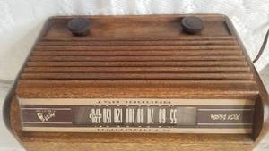 lot 108 image: RCA Victor Vintage Radio