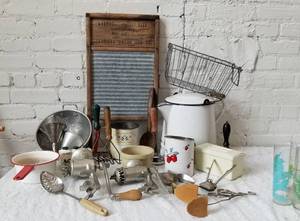 lot 111 image: Vintage Kitchenware Collection