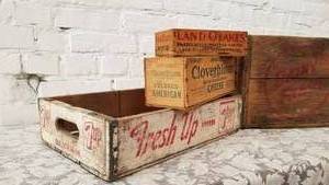 lot 115 image: Vintage Wood Crates  7Up, Cloverbloom, Land OLakes, Dairy Fresh