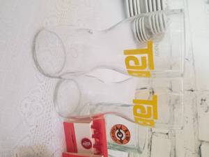 lot 112 image: 1949 Coca Cola Tray & Vintage Soda Bottles