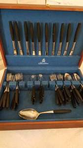 lot 20 image: Kingston Danish Modern Teak Handle Flatware Service for 12