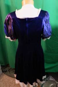 lot 81 image: German Bar Wench