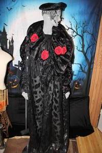 lot 20 image: Black Couture Jacket & Hat