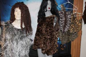 lot 50 image: Variety of Caveman Costume Parts
