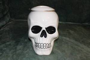 lot 76 image: Skull Cookie Jar