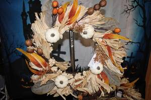 lot 101 image: 3 New Kirkland Fall Wreaths