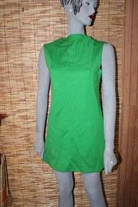 lot 65 image: Leslie Fay Knits Mini Cap Sleeve Kelly Green High Dress