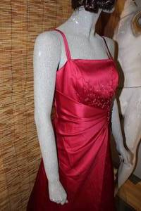 lot 15 image: Festive Alexia Designs Wine Spaghetti Strap Gown Sz. 8