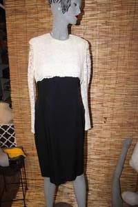 lot 44 image: Elegant Oberon Black & Antique White Sheath Dress Sz 10