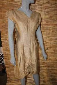 lot 58 image: Striking Metallic Gold Cocktail Dress Sz 8