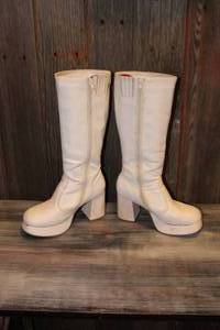 lot 28 image: White Platform Go-Go Boots Size 8