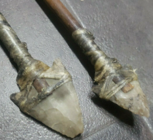 lot 8 image: PAIR OF NATIVE AMERICAN PLAINS INDIAN ARROWS FIERCE CORNER STONE NOTCH POINT