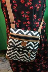lot 101 image: 3 Stone Mountain Purses - Crossbody, 2 Smaller