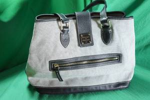 lot 43 image: Dooney & Bourke PurseHandbag