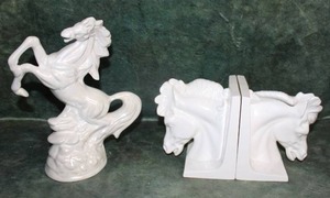 lot 158 image: White Horse Head Bookends & Rearing Horse Figurine