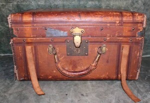 lot 25 image: Rare Antique Hide Covered Cabin Travel CaseTrunk