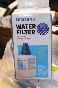 lot 147 image: 6 Samsung Water Filter Replacements