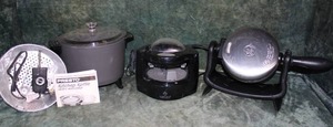 lot 93 image: Presto Kitchen Kettle, Jar Opener, Waffle Maker