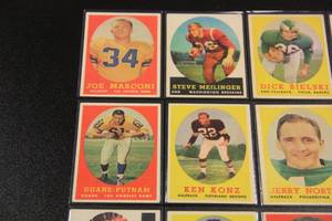 lot 10 image: 1958 Topps Football Card Lot  12 Cards