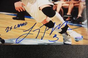 lot 44 image: Lindsay Whalen Minnesota Lynx 8x10 Photo Autograph