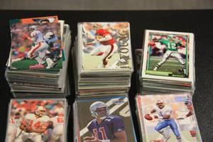 lot 53 image: Quarterback Hall of Fame and Star Football Card Lot