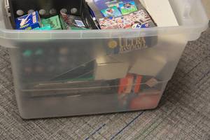 lot 78 image: Large Plastic Tub Full of Sports Cards