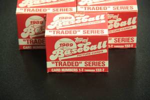 lot 81 image: 1989 Topps Traded Baseball Complete Set Lot  5 Sets