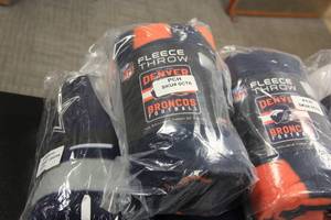 lot 102 image: NFL Fleece Blanket Lot  7 Blankets