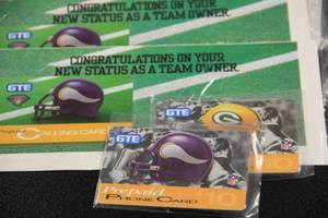 lot 107 image: Vintage NFL Calling Card lot