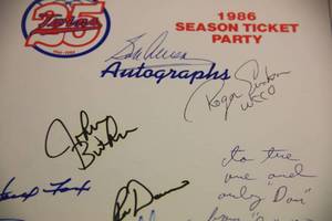lot 109 image: Minnesota Twins 1986 Season Ticket Party Autograph Sheet