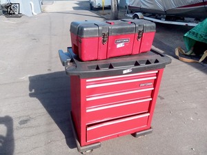 lot 061 image: Craftsman Tool Box & 5 drawer tool cabinet