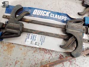 lot 190 image: 4 Small Quik Clamps 1 Medium Quik Clamp