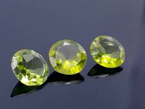 lot 35D image: 3.24 Carats of Loose Yellowish Green Peridot Gemstones
