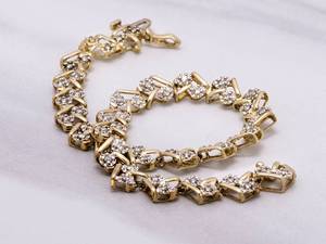 lot 47 image: Ladies Diamond Estate Bracelet in White Gold $2200