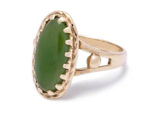 lot 48 image: Beautiful, Large Green Jade Gemstone Estate Ring in Yellow Gold $1650