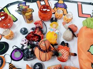 Halloween Indoor and outdoor decorations metal pumpkins assorted small decorations and pumpkin lights