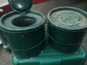 lot 6 image: Vintage metal minnow buckets. (2)