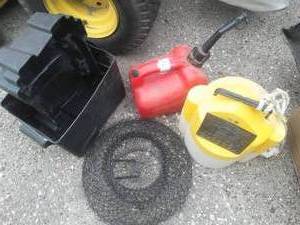 lot 7 image: Boating Accessories (4)