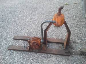 lot 18 image: Mechanical pump parts