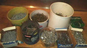 lot 25 image: Nails - coated sinkers, shingling, finishing button cap, galvanized 8D.