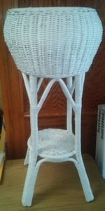 lot 62 image: Wicker Plant Stand - excellent
