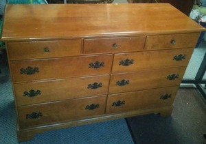lot 69 image: Dresser- Ethan Allen 100 % wood, excellent condition.