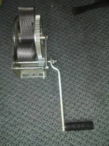 lot 82 image: NEW Heavy duty boat winch- 1800 pounds
