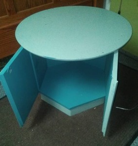 lot 111 image: Hexagon End table-