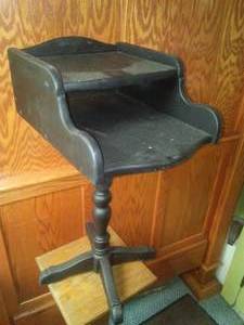 lot 140 image: Telephone Table
