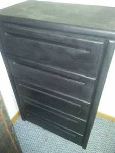 lot 142 image: 5 Drawer Dresser 100 % wood.