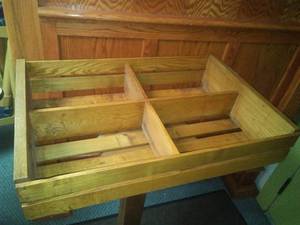 lot 152 image: Divided Oak Crate