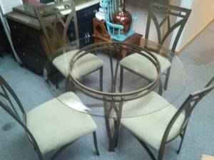 lot 164 image: Glass table Dinette set 4 chairs like new